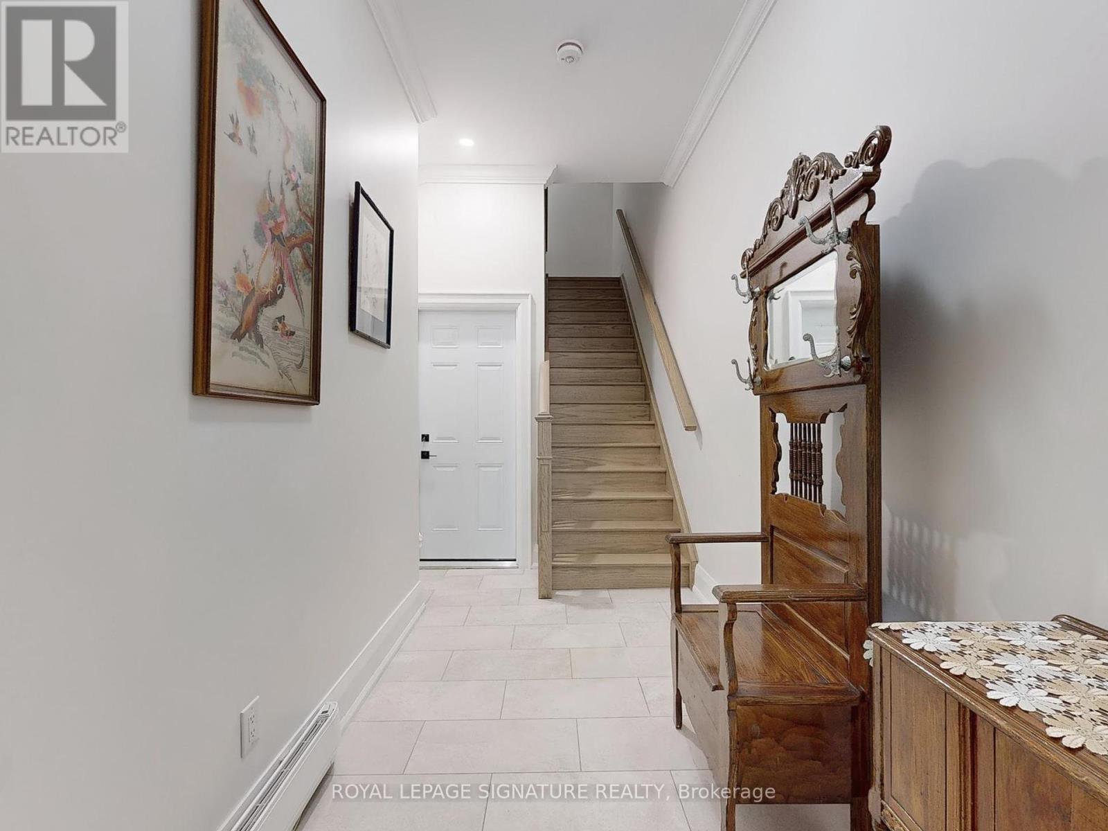 Photo 16 of 3 28 Beaconsfield Avenue, Toronto ON