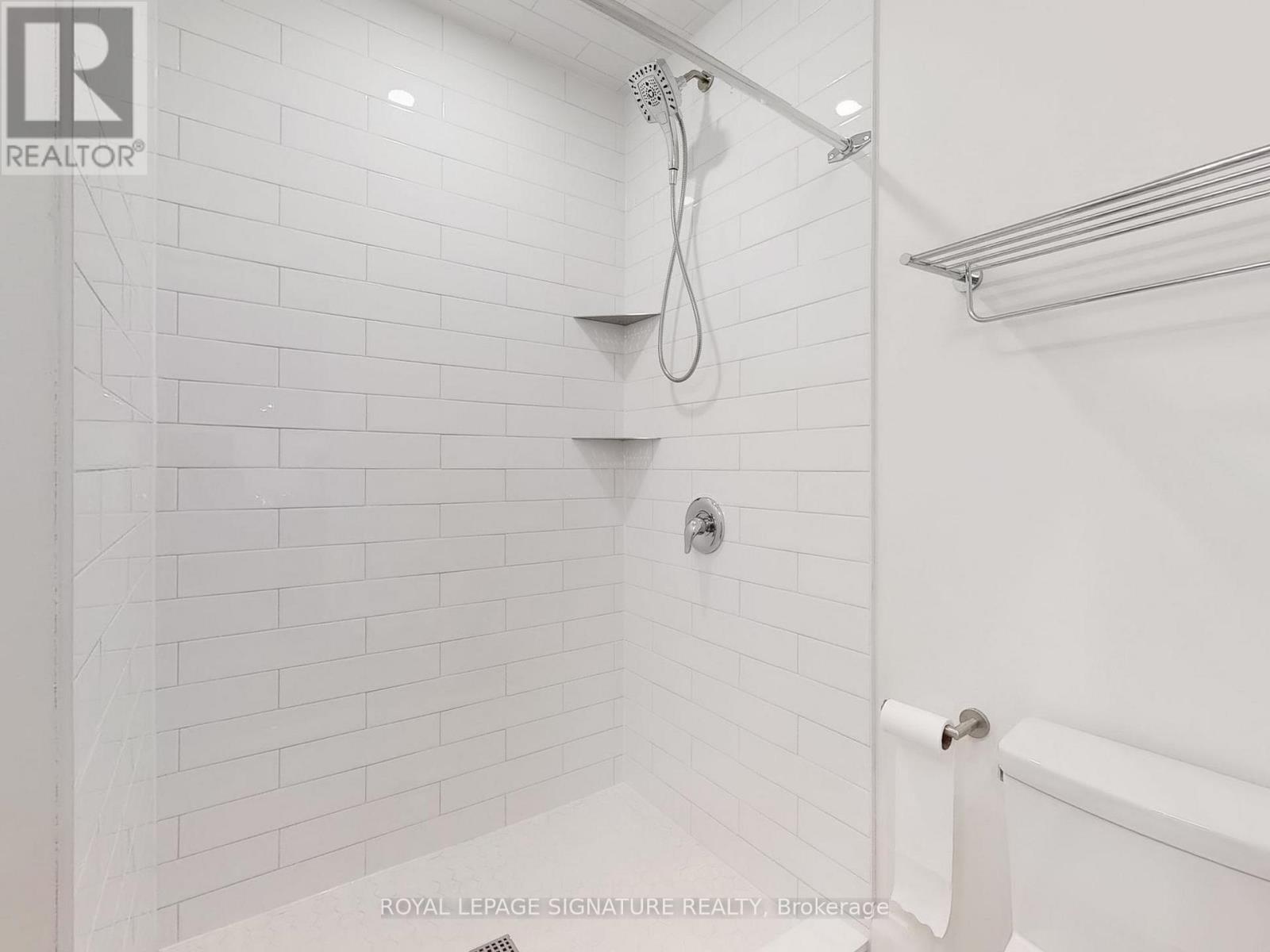 Photo 21 of 3 28 Beaconsfield Avenue, Toronto ON