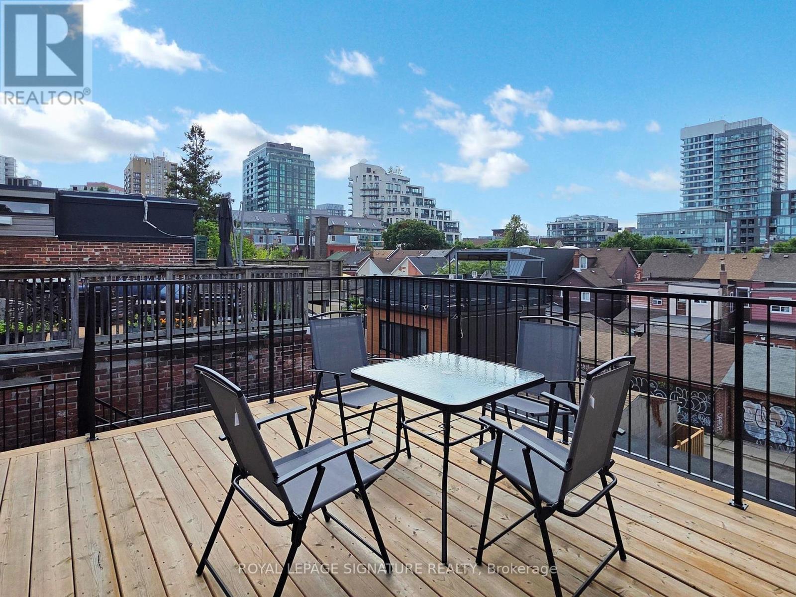 Photo 24 of 3 28 Beaconsfield Avenue, Toronto ON