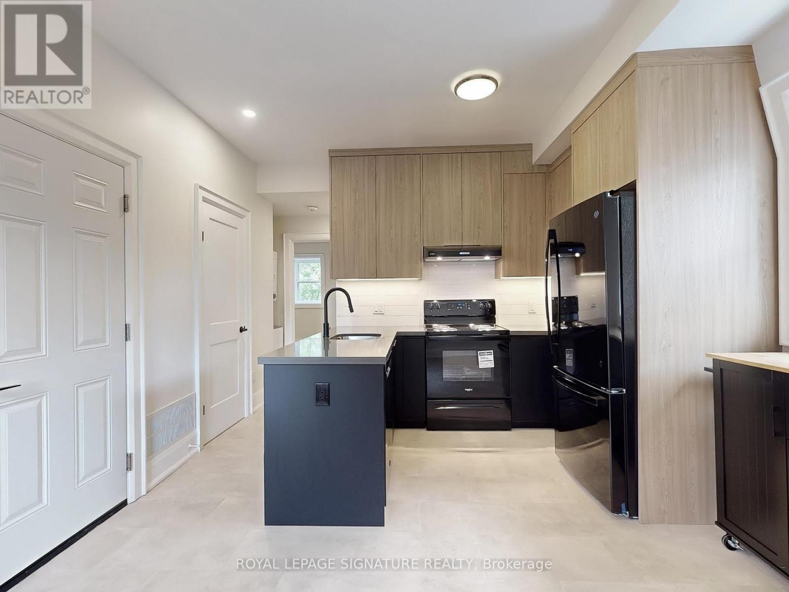 Photo 26 of 3 28 Beaconsfield Avenue, Toronto ON