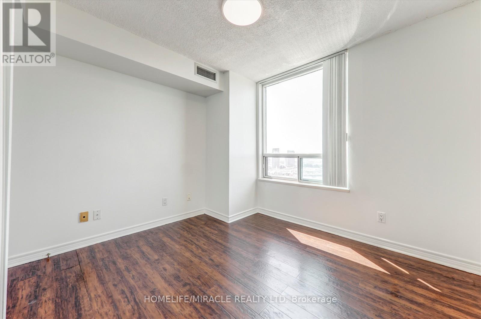 Photo 31 of 3521 68 Corporate Drive, Toronto ON