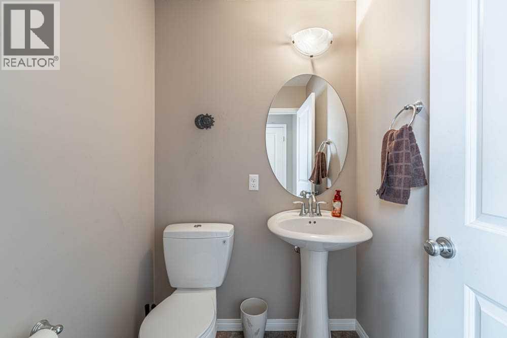 Photo 7 of 48 Fireside Way, Cochrane AB
