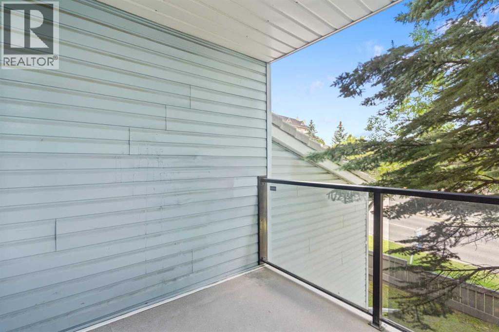 Photo 16 of 22 Coachway Gardens Sw, Calgary AB