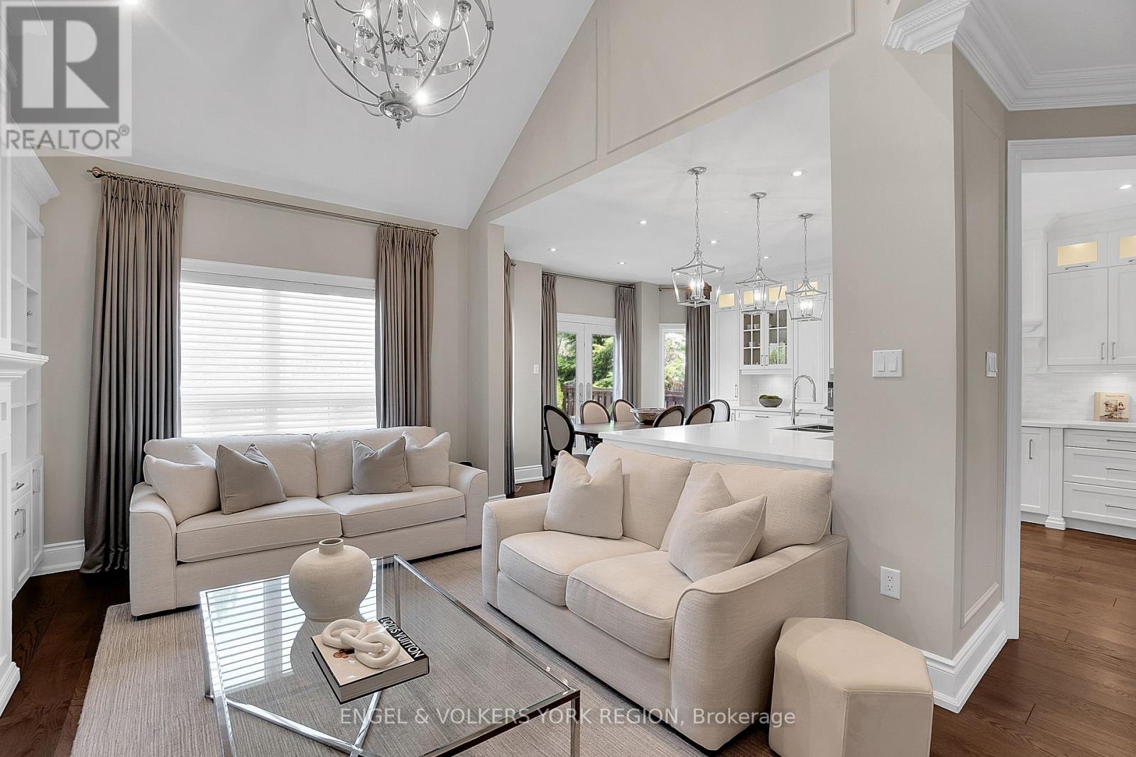 Photo 12 of 151 Glenside Drive, Vaughan ON