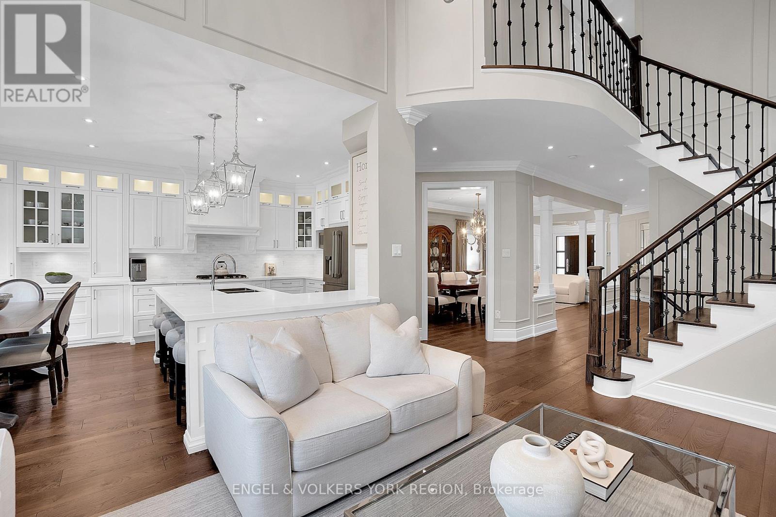 Photo 13 of 151 Glenside Drive, Vaughan ON