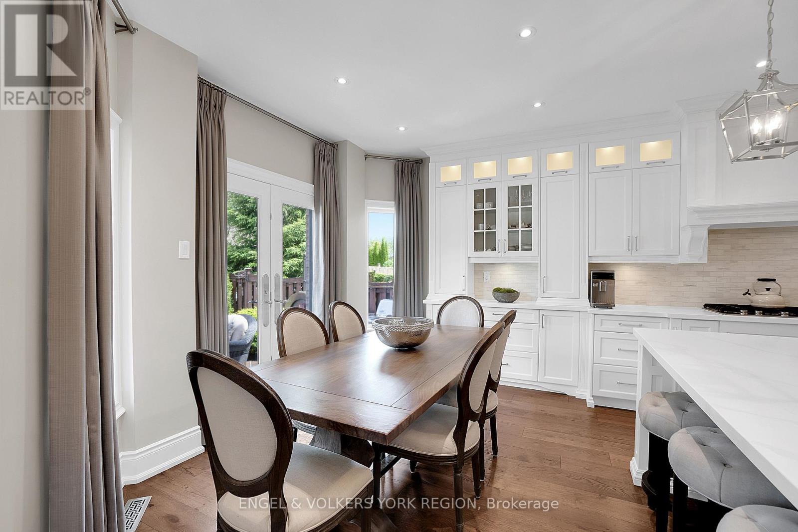 Photo 15 of 151 Glenside Drive, Vaughan ON