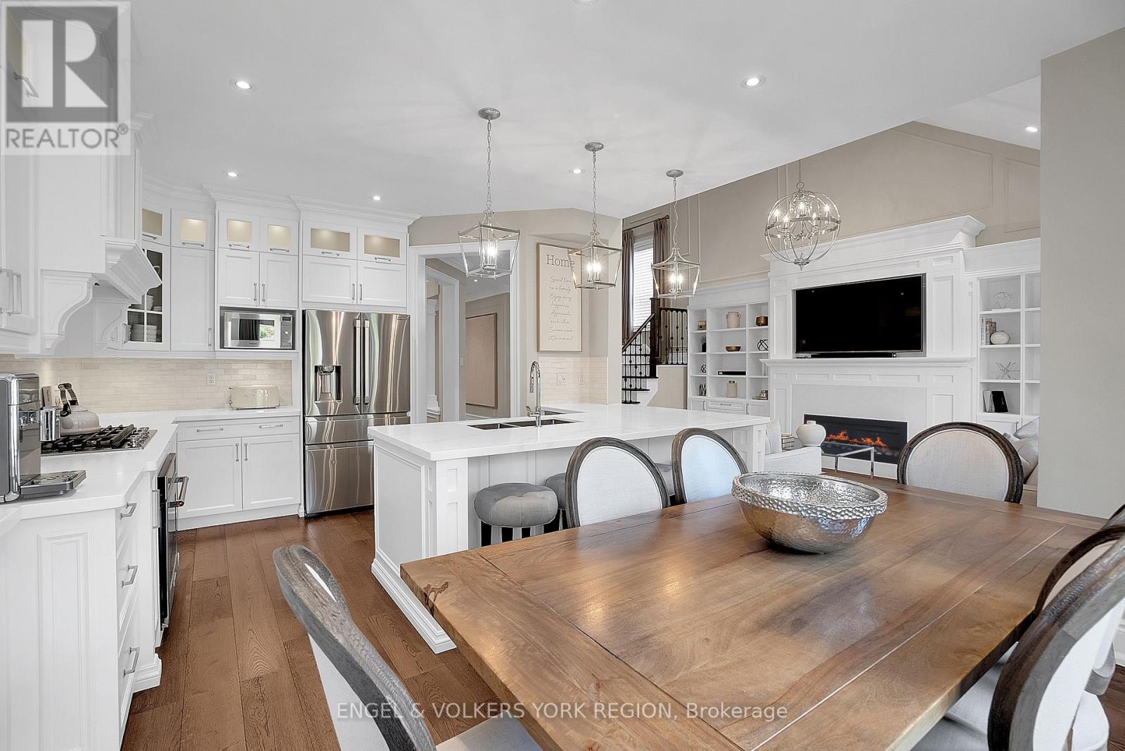 Photo 16 of 151 Glenside Drive, Vaughan ON