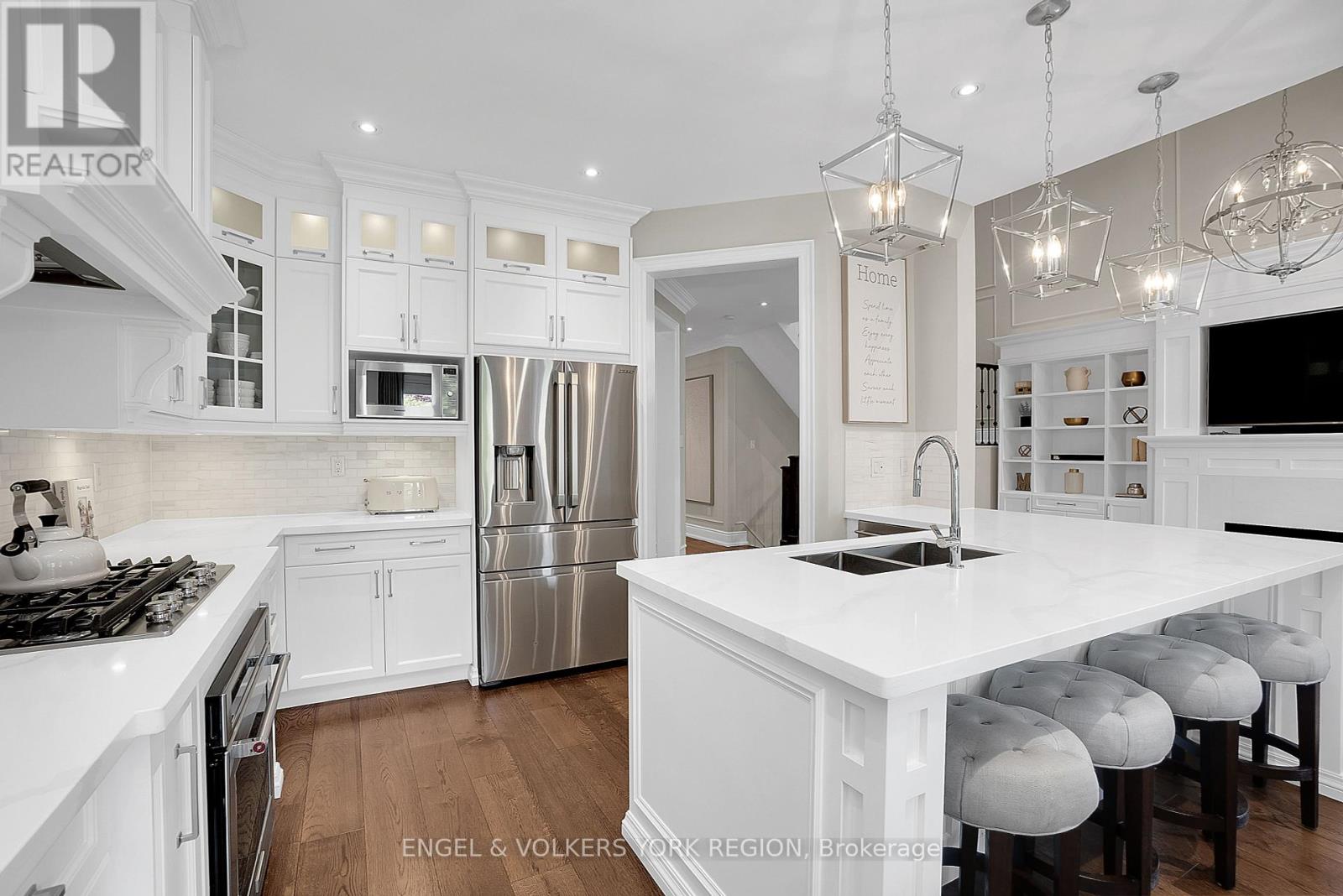 Photo 17 of 151 Glenside Drive, Vaughan ON
