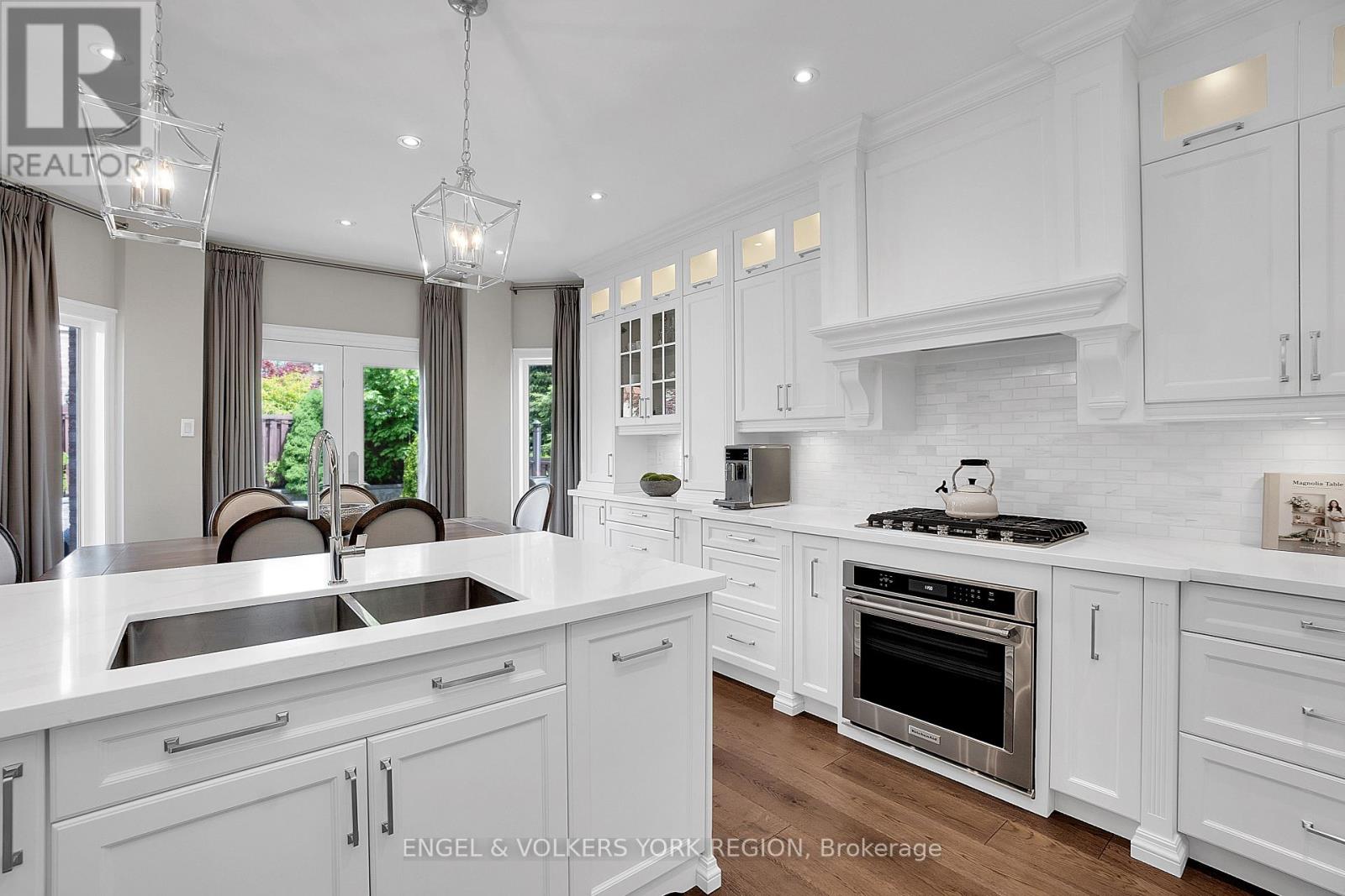 Photo 18 of 151 Glenside Drive, Vaughan ON