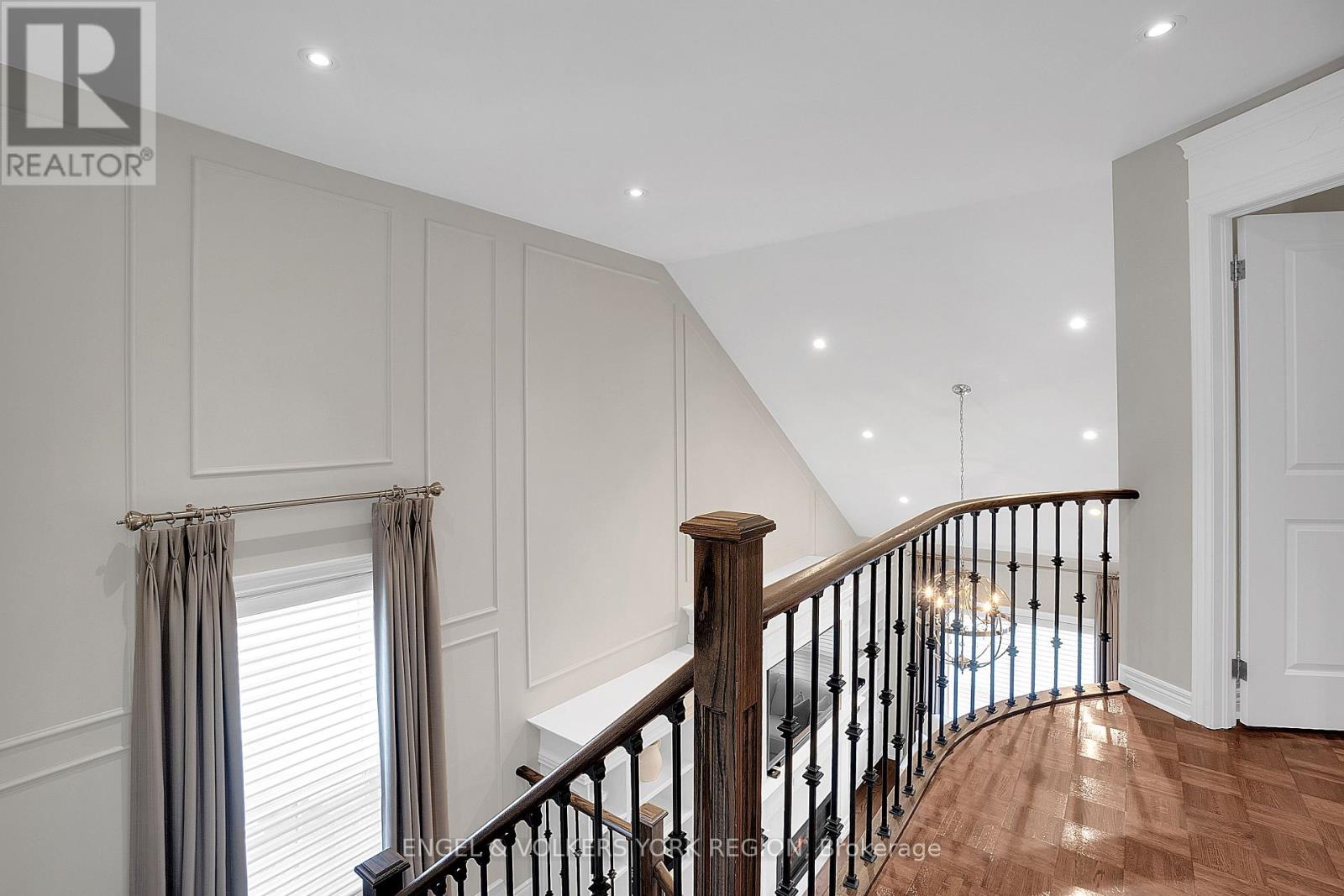 Photo 22 of 151 Glenside Drive, Vaughan ON
