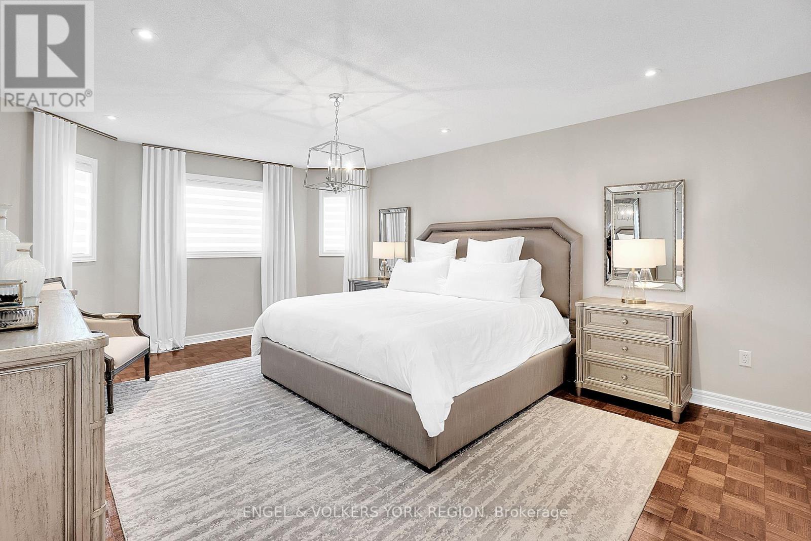 Photo 23 of 151 Glenside Drive, Vaughan ON