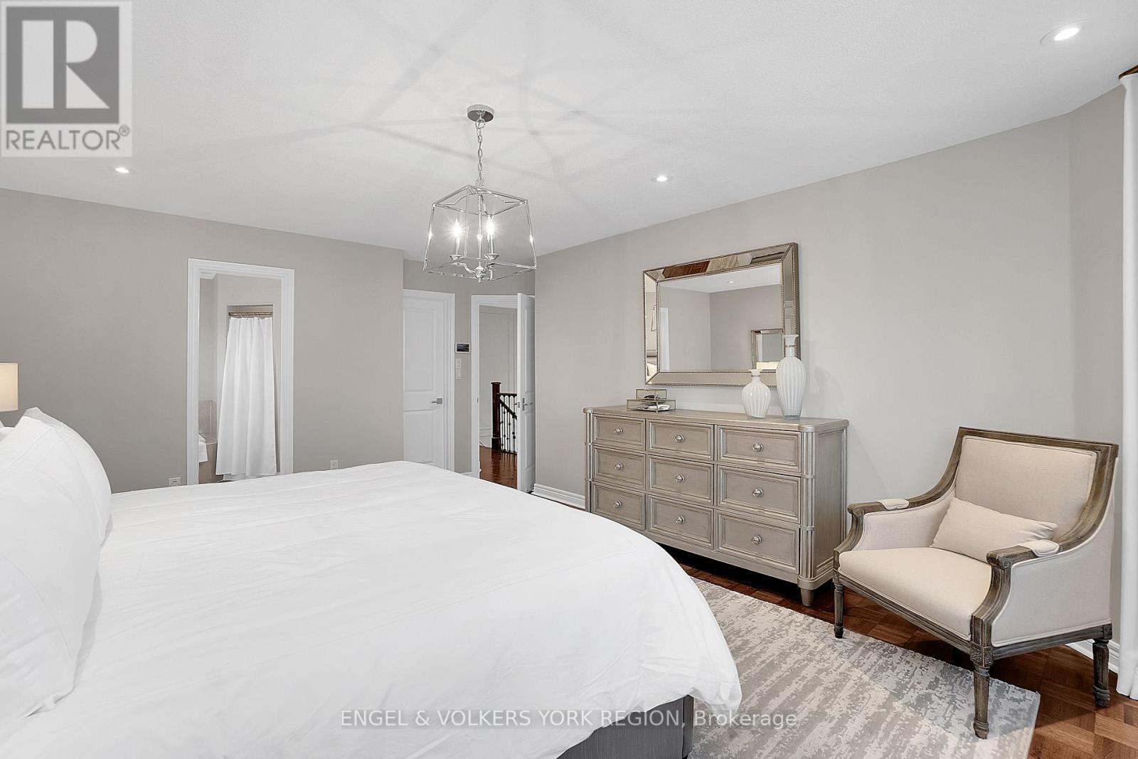 Photo 25 of 151 Glenside Drive, Vaughan ON