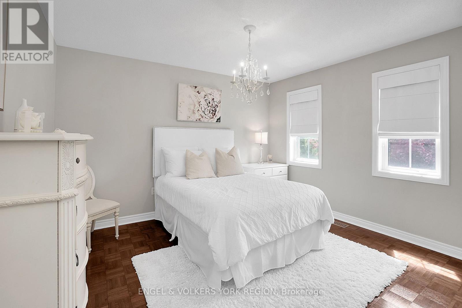 Photo 27 of 151 Glenside Drive, Vaughan ON