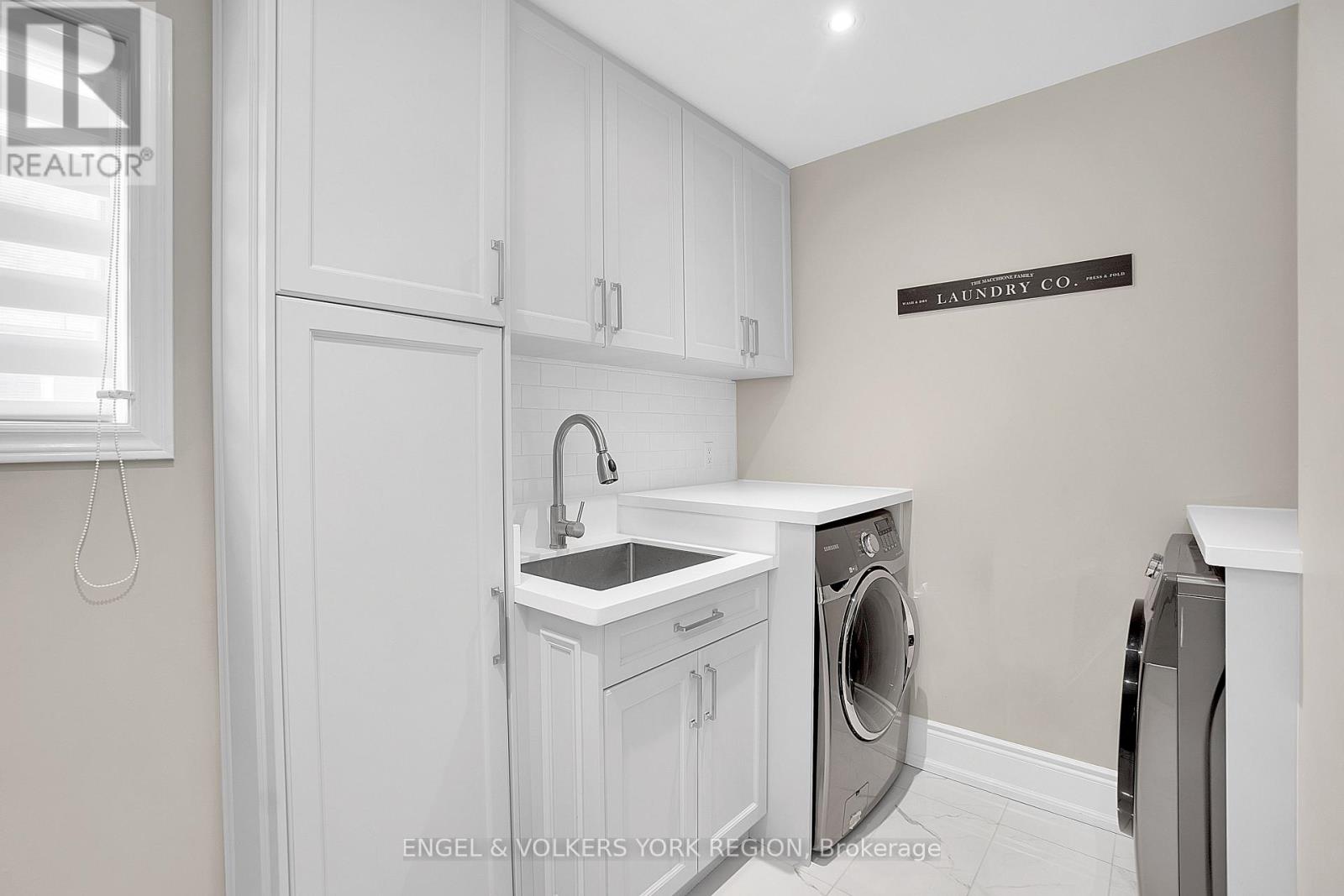 Photo 31 of 151 Glenside Drive, Vaughan ON