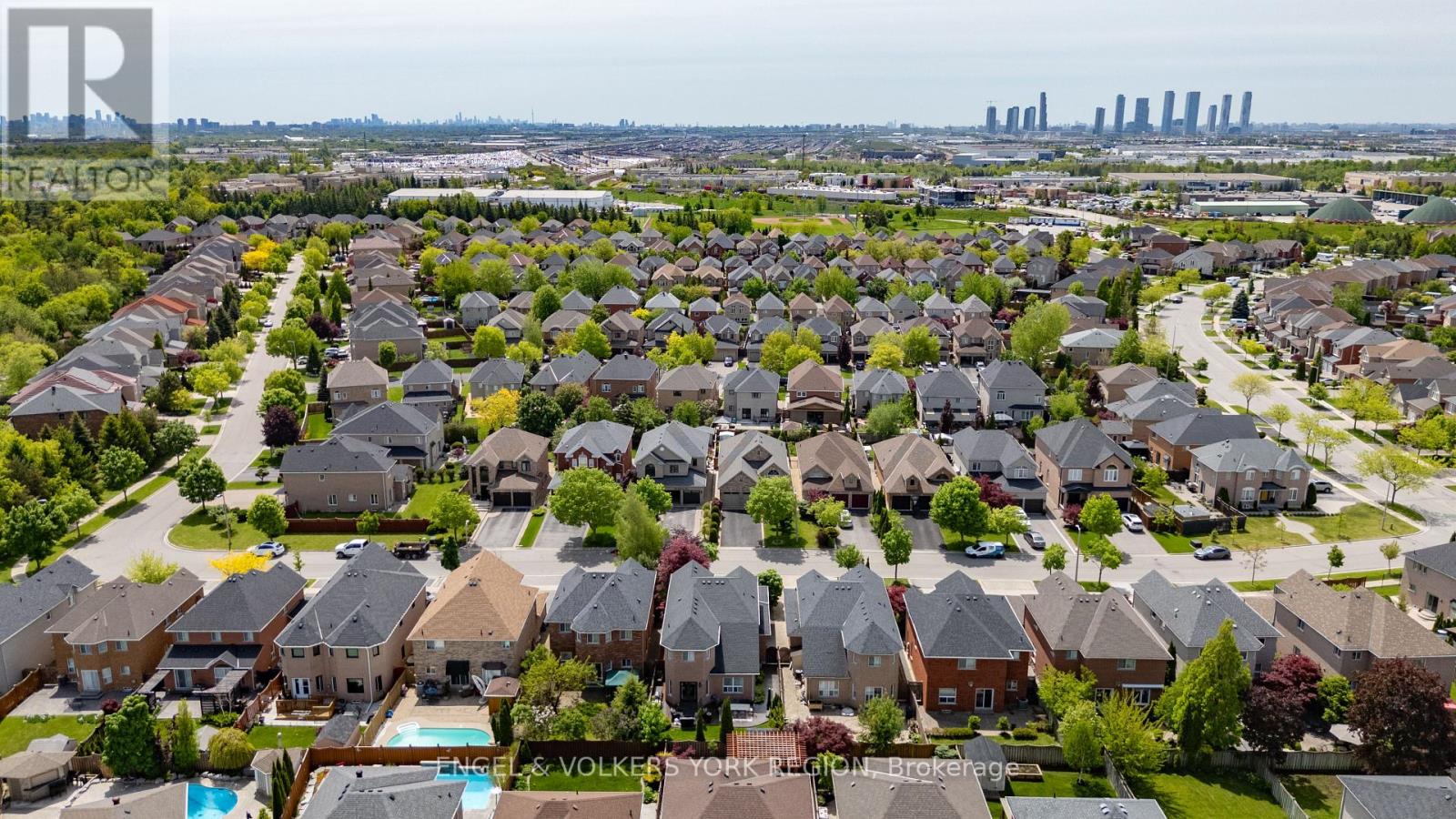 Photo 47 of 151 Glenside Drive, Vaughan ON