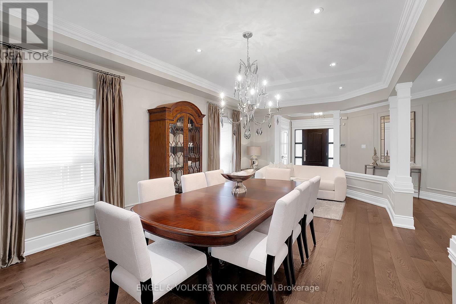 Photo 8 of 151 Glenside Drive, Vaughan ON