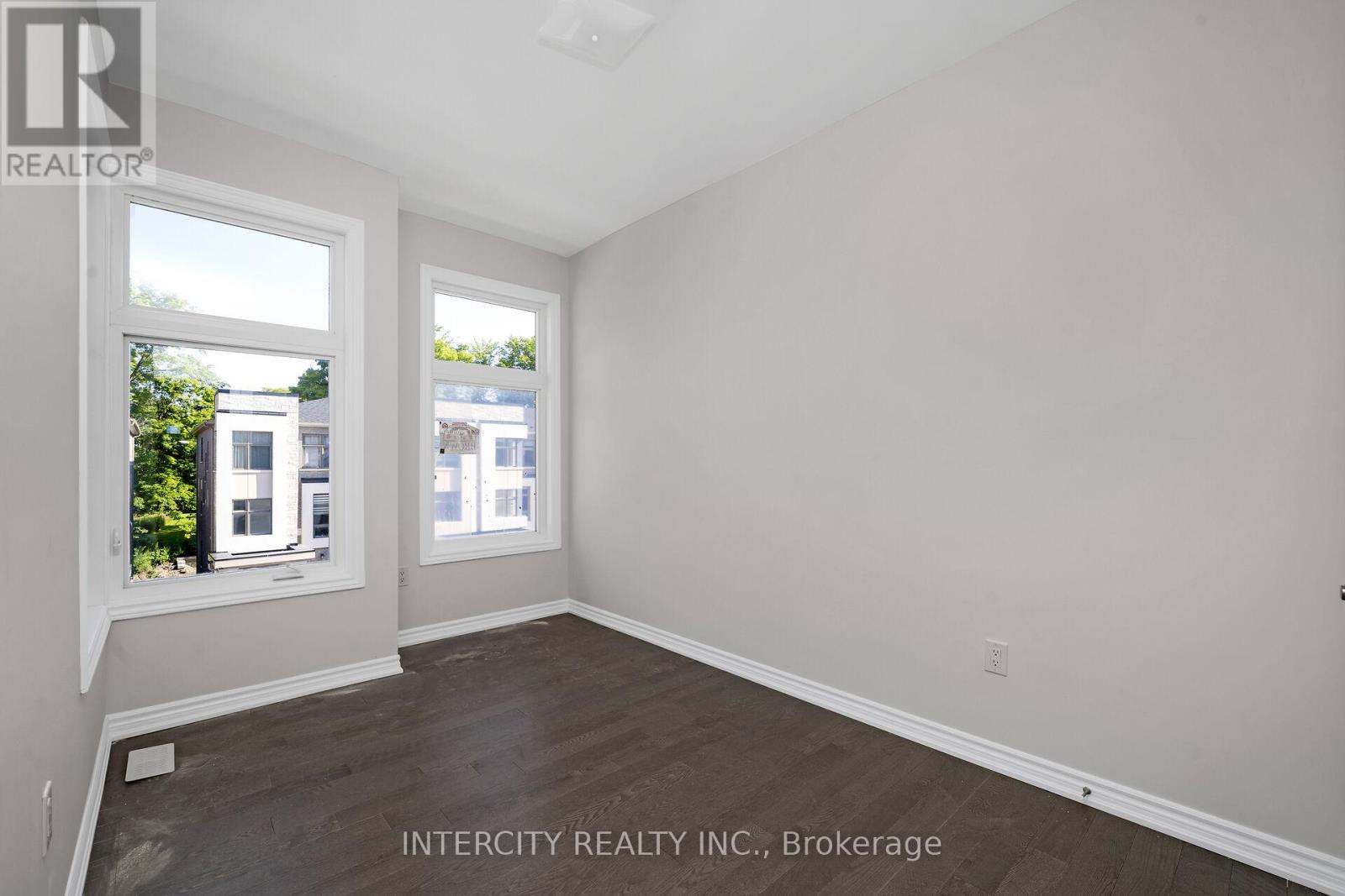 Photo 30 of 83 Puisaya Drive, Richmond Hill ON