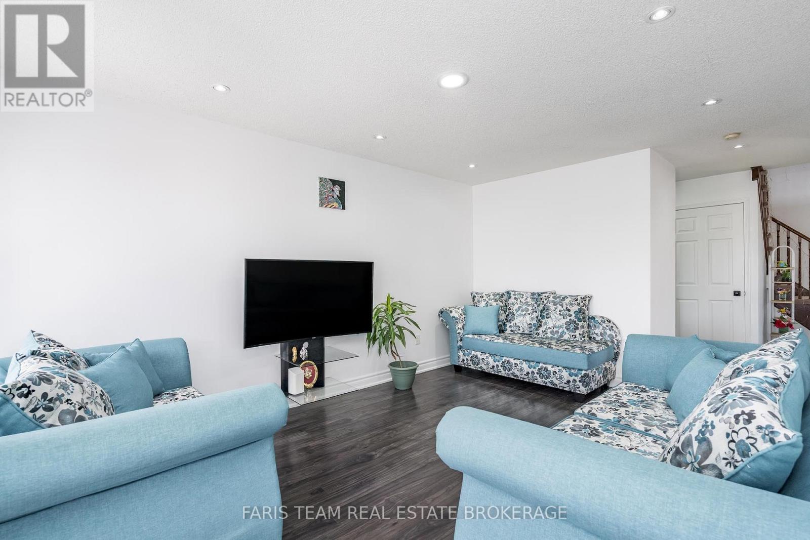 Photo 9 of 1333 Fox Hill Street, Innisfil ON
