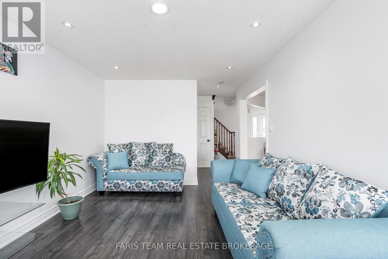 Photo 11 of 1333 Fox Hill Street, Innisfil ON