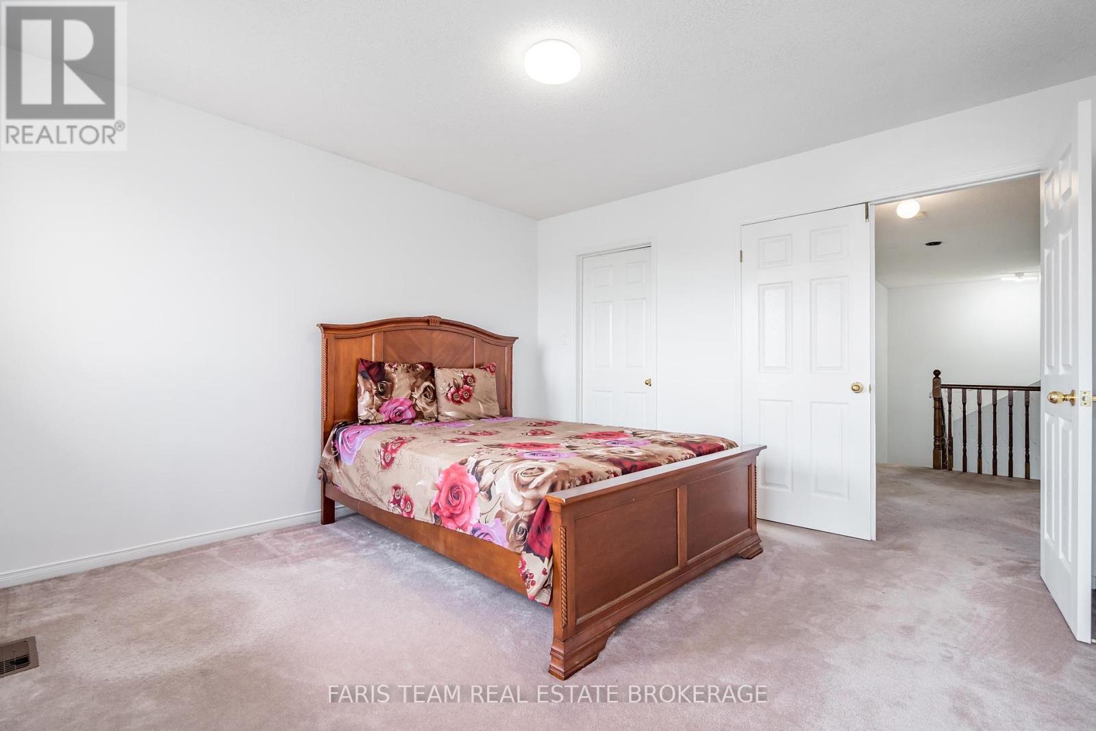 Photo 4 of 1333 Fox Hill Street, Innisfil ON