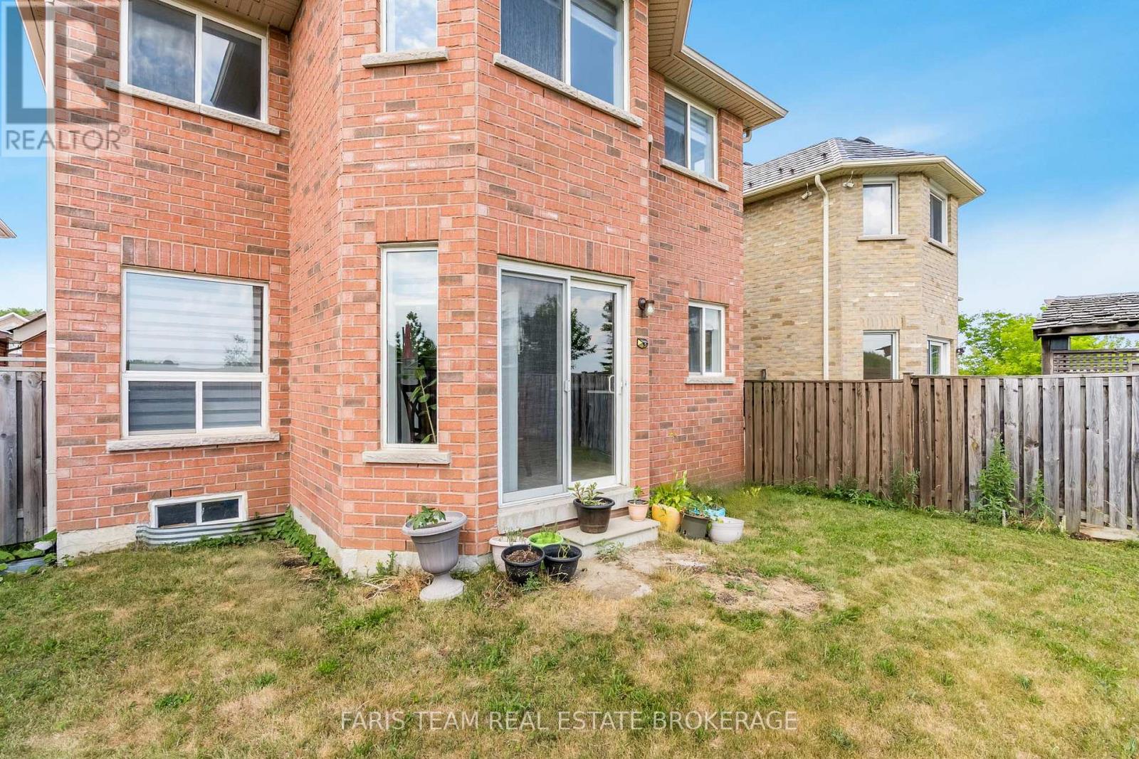 Photo 21 of 1333 Fox Hill Street, Innisfil ON