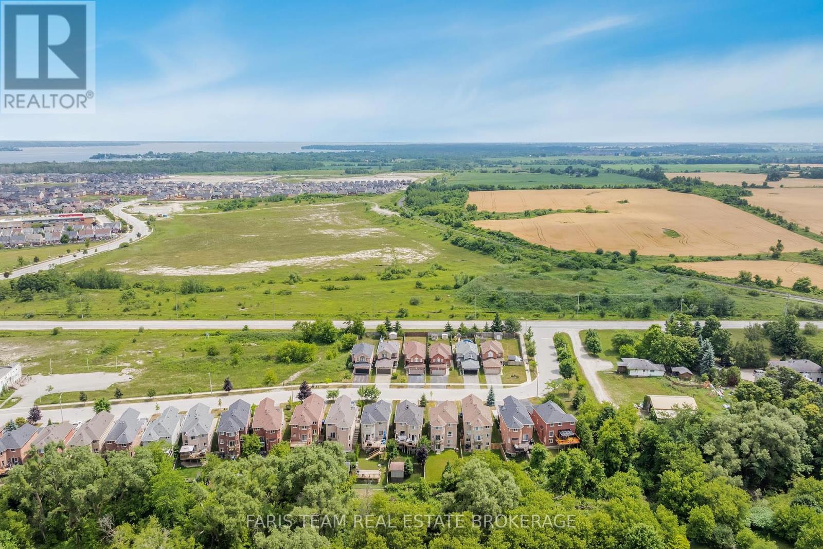 Photo 16 of 1333 Fox Hill Street, Innisfil ON
