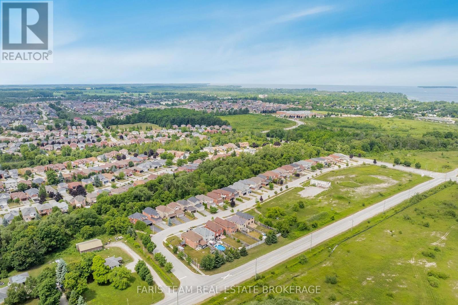 Photo 27 of 1333 Fox Hill Street, Innisfil ON