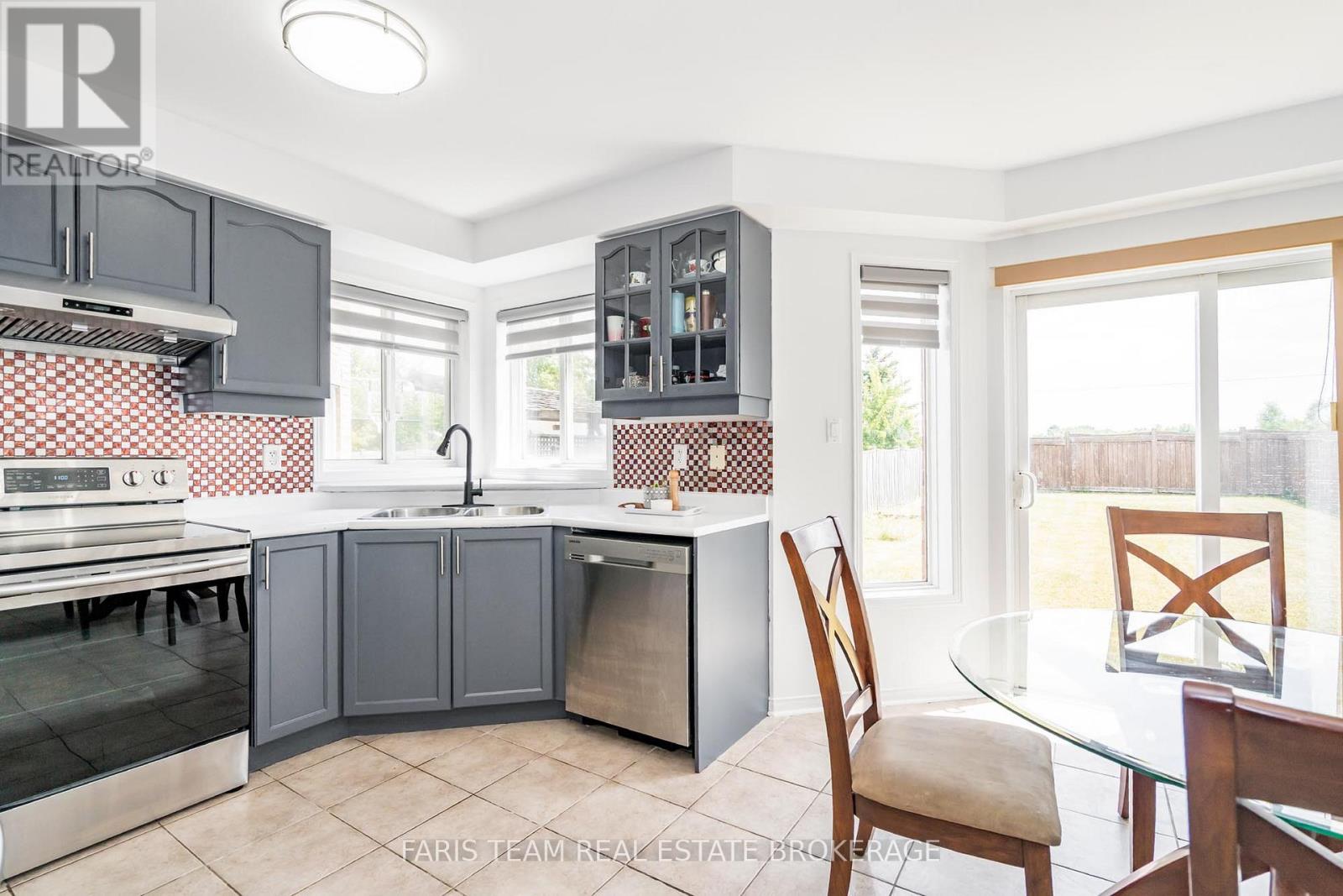 Photo 12 of 1333 Fox Hill Street, Innisfil ON