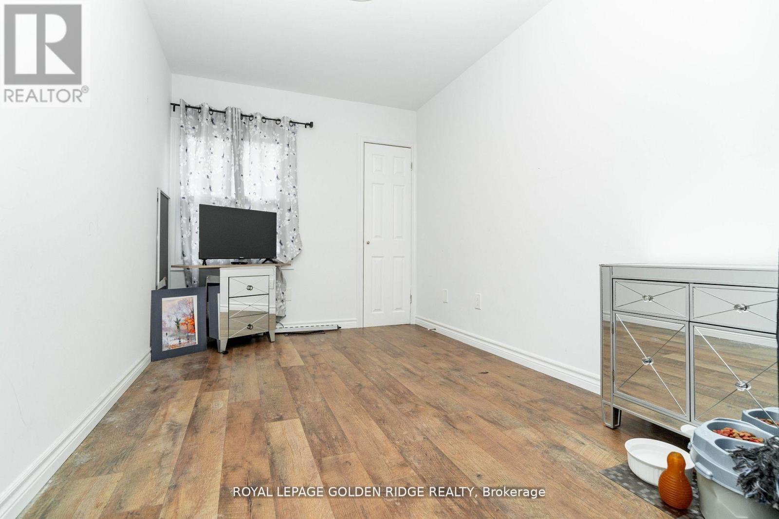 Photo 7 of 19 Lake Drive N, Georgina ON