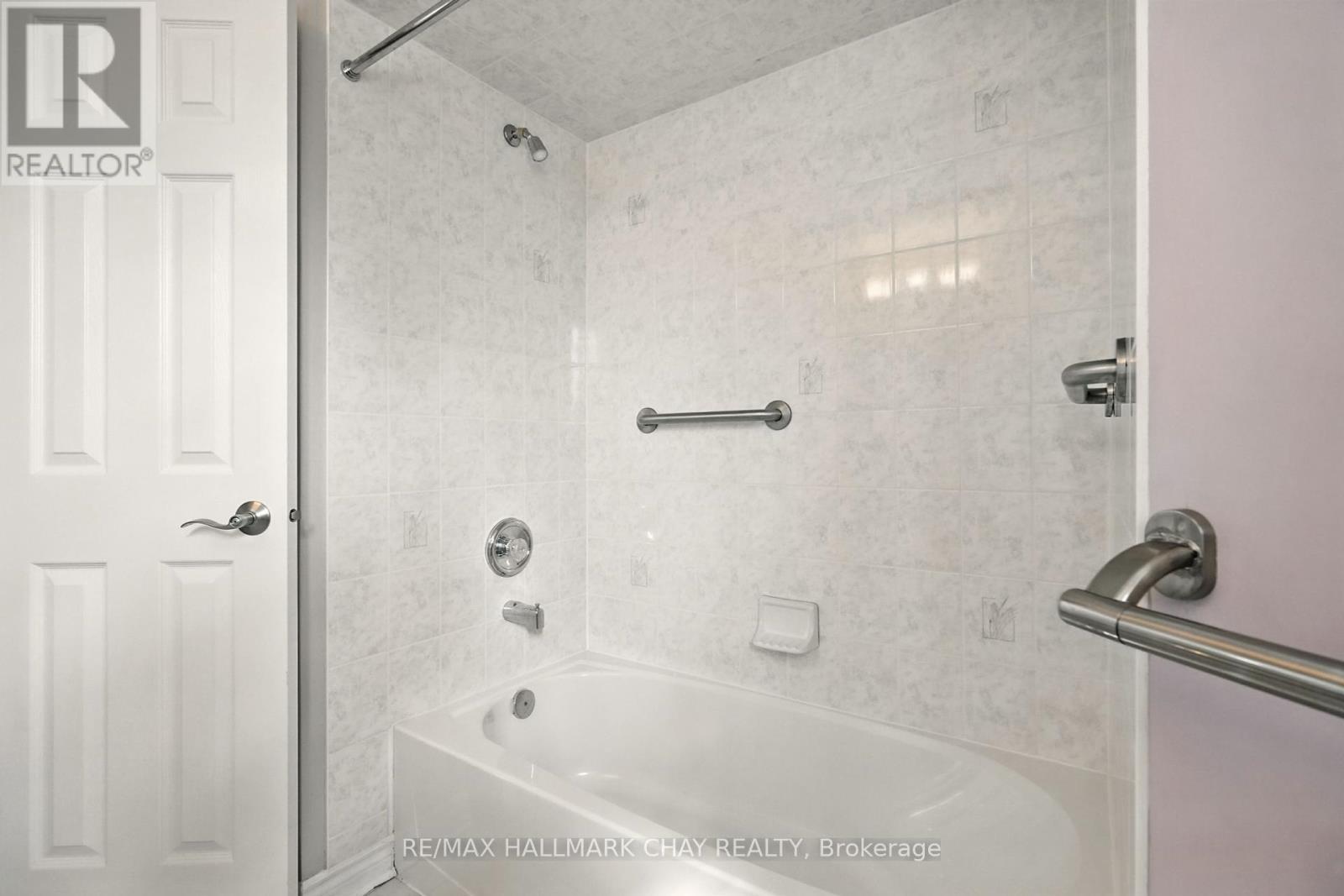 Single Family House for Sale in  LANG DRIVE Barrie (Northwest) 