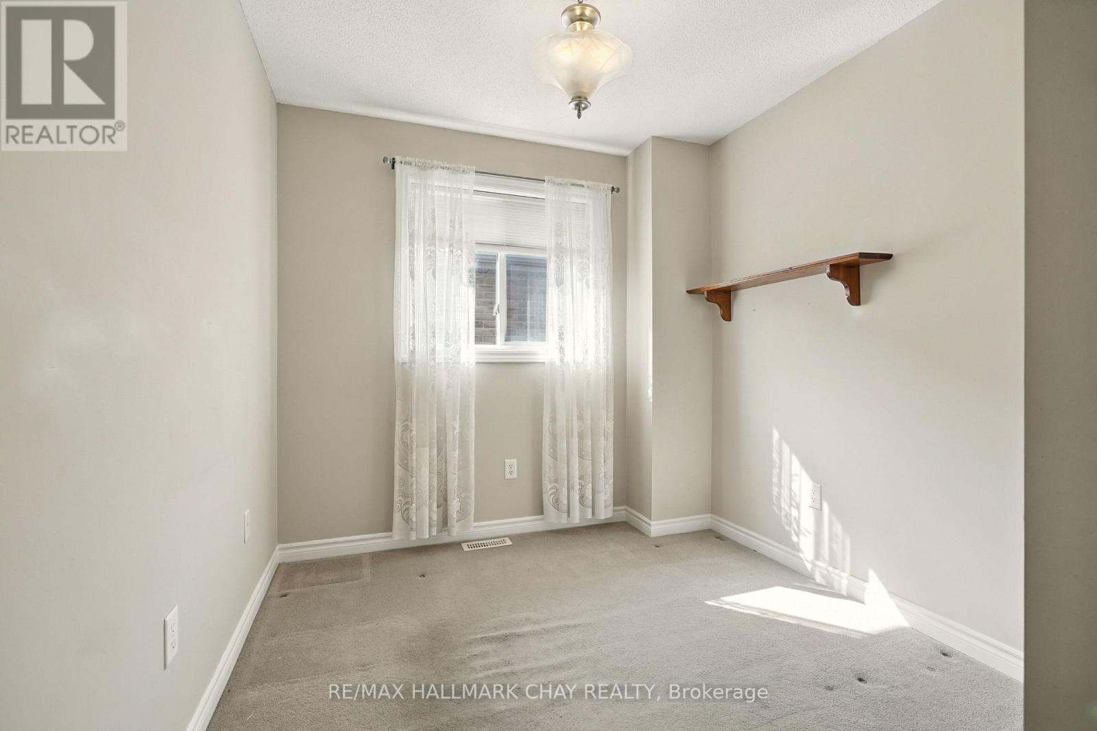 Single Family House for Sale in  LANG DRIVE Barrie (Northwest) 