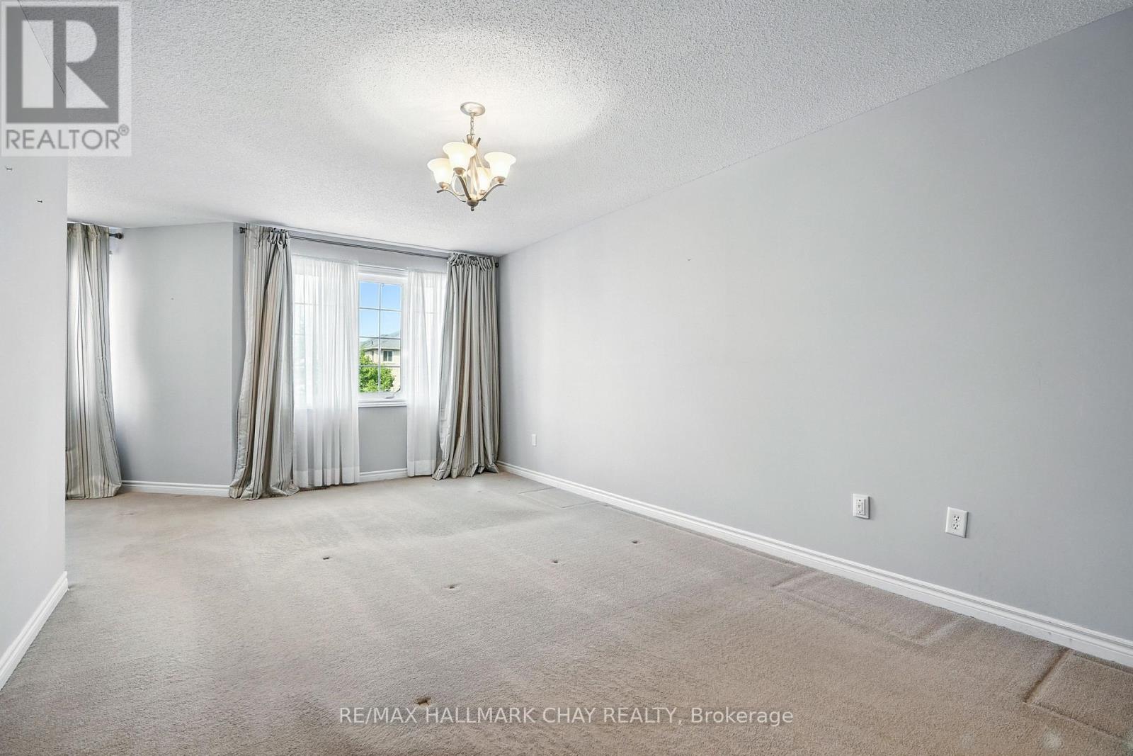 Single Family House for Sale in  LANG DRIVE Barrie (Northwest) 