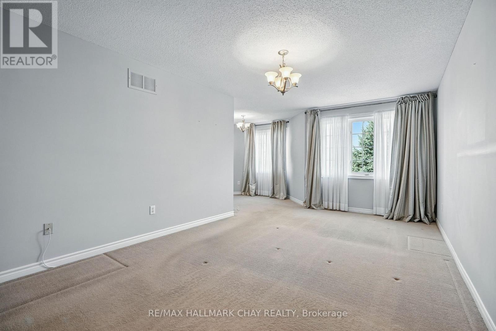 Single Family House for Sale in  LANG DRIVE Barrie (Northwest) 