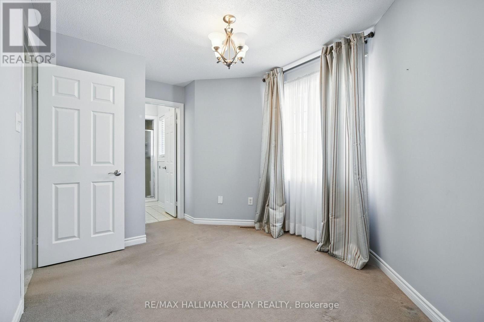 Single Family House for Sale in  LANG DRIVE Barrie (Northwest) 