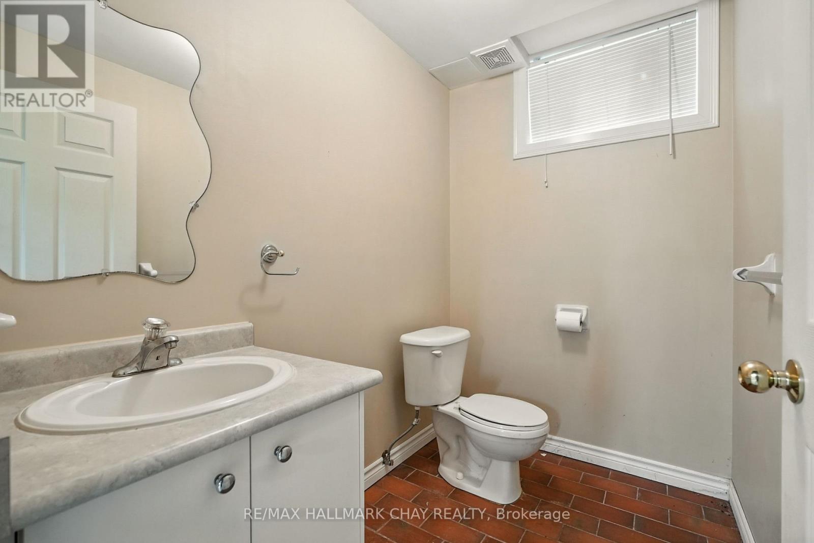 Single Family House for Sale in  LANG DRIVE Barrie (Northwest) 