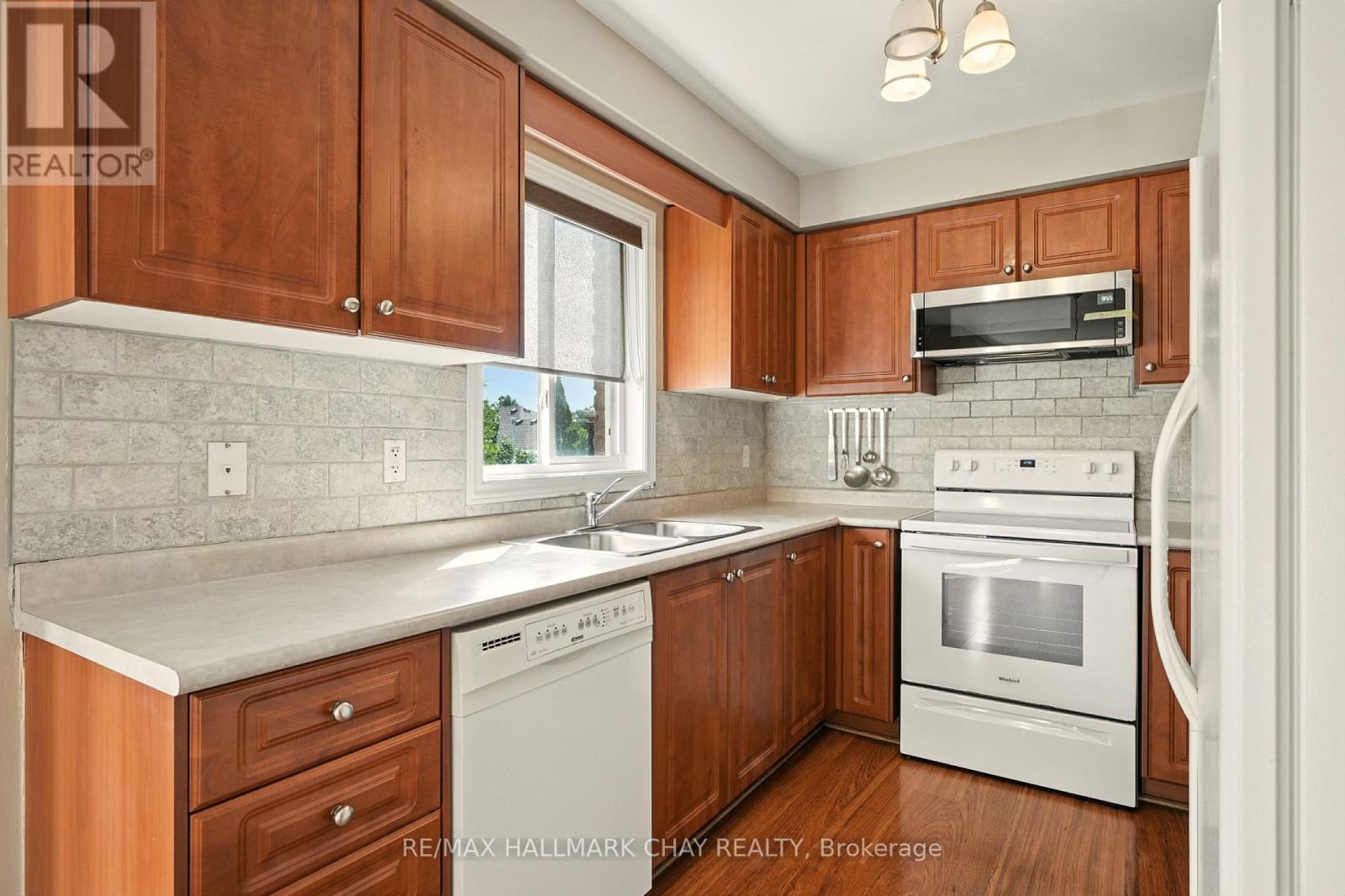 Single Family House for Sale in  LANG DRIVE Barrie (Northwest) 