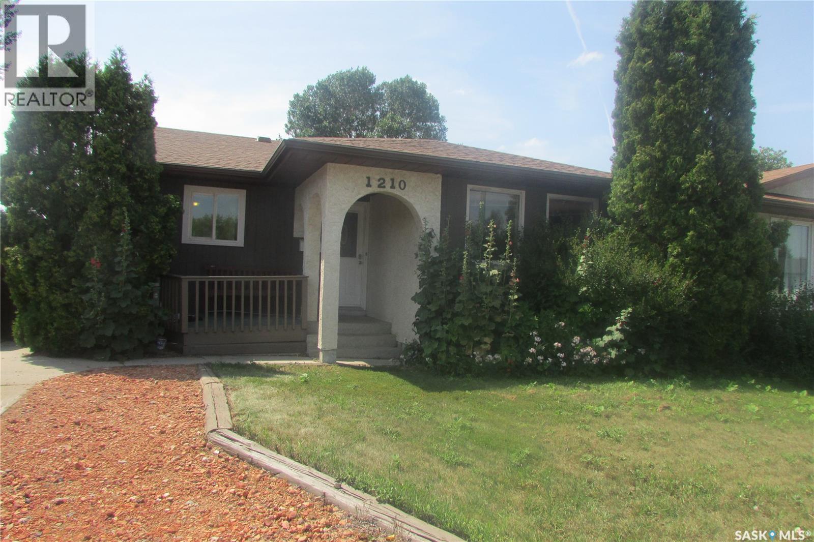 Photo 23 of 1210 Brown Street, Regina SK