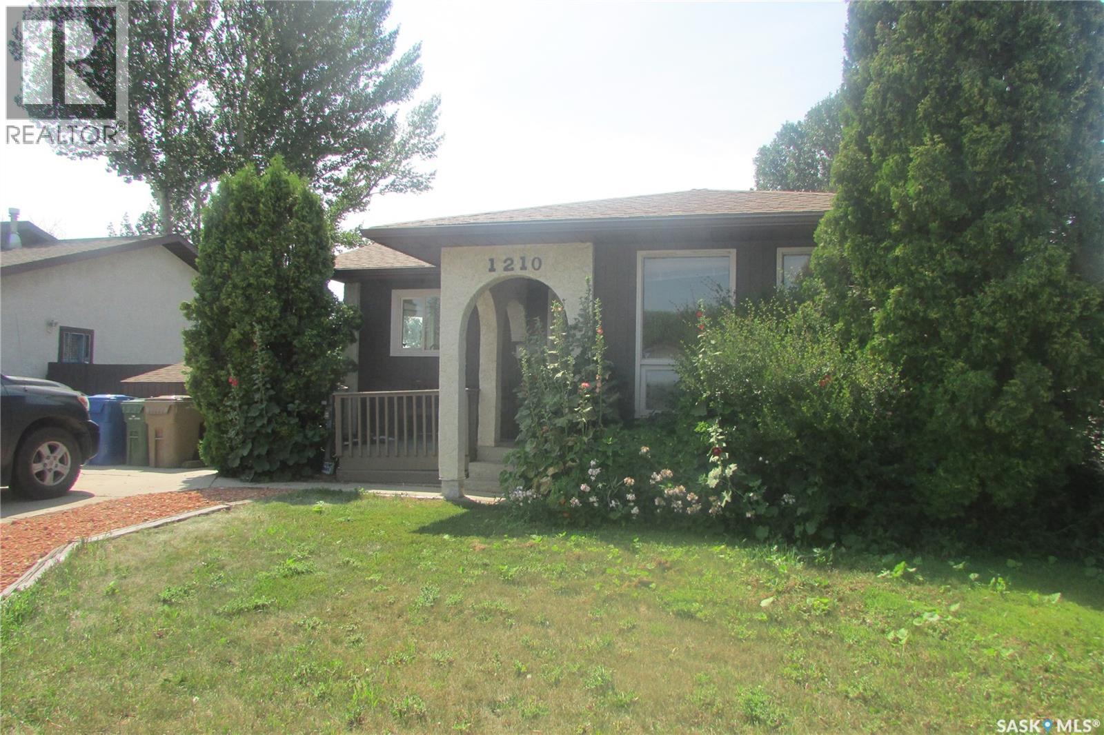 Photo 15 of 1210 Brown Street, Regina SK