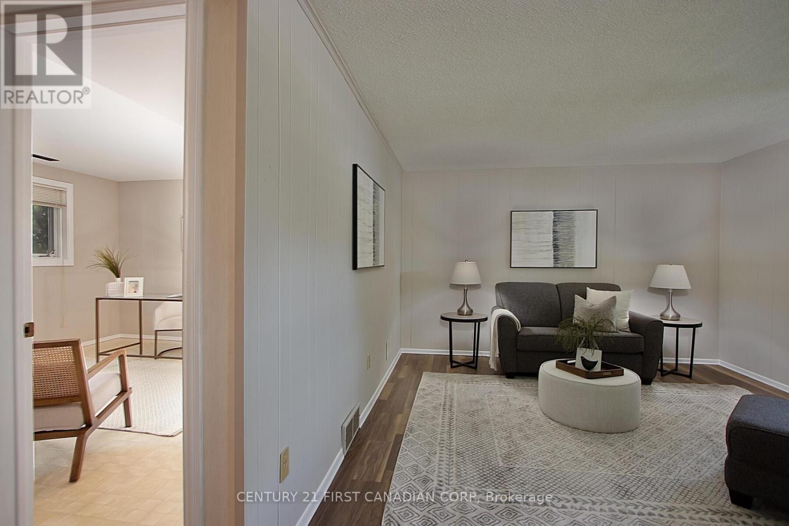 Photo 21 of 68 Nottinghill Crescent, London South ON