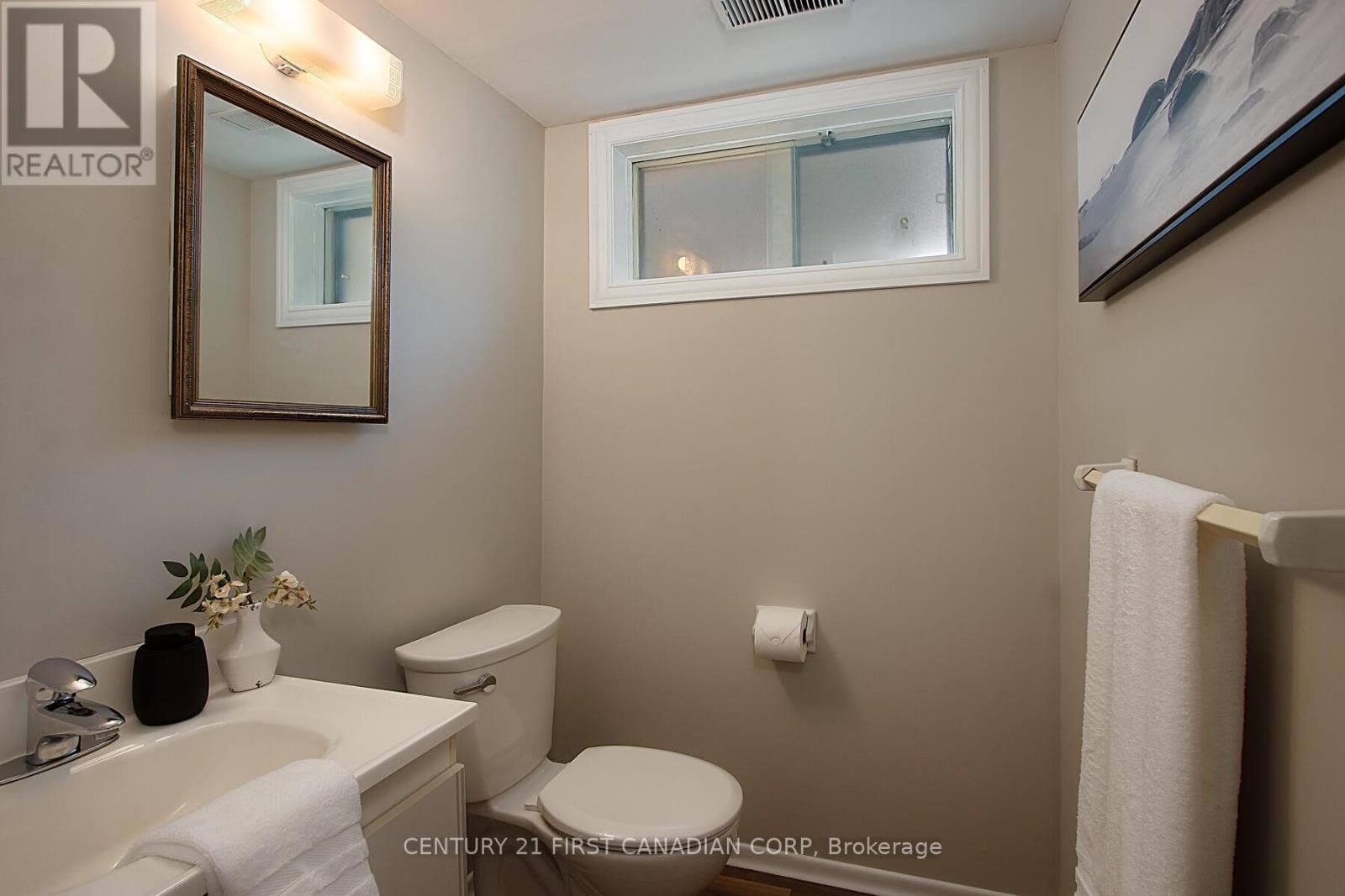 Photo 5 of 68 Nottinghill Crescent, London South ON