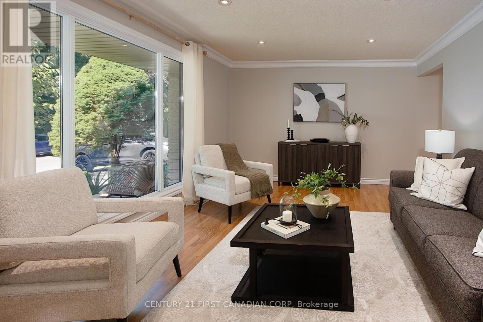 Photo 18 of 68 Nottinghill Crescent, London South ON