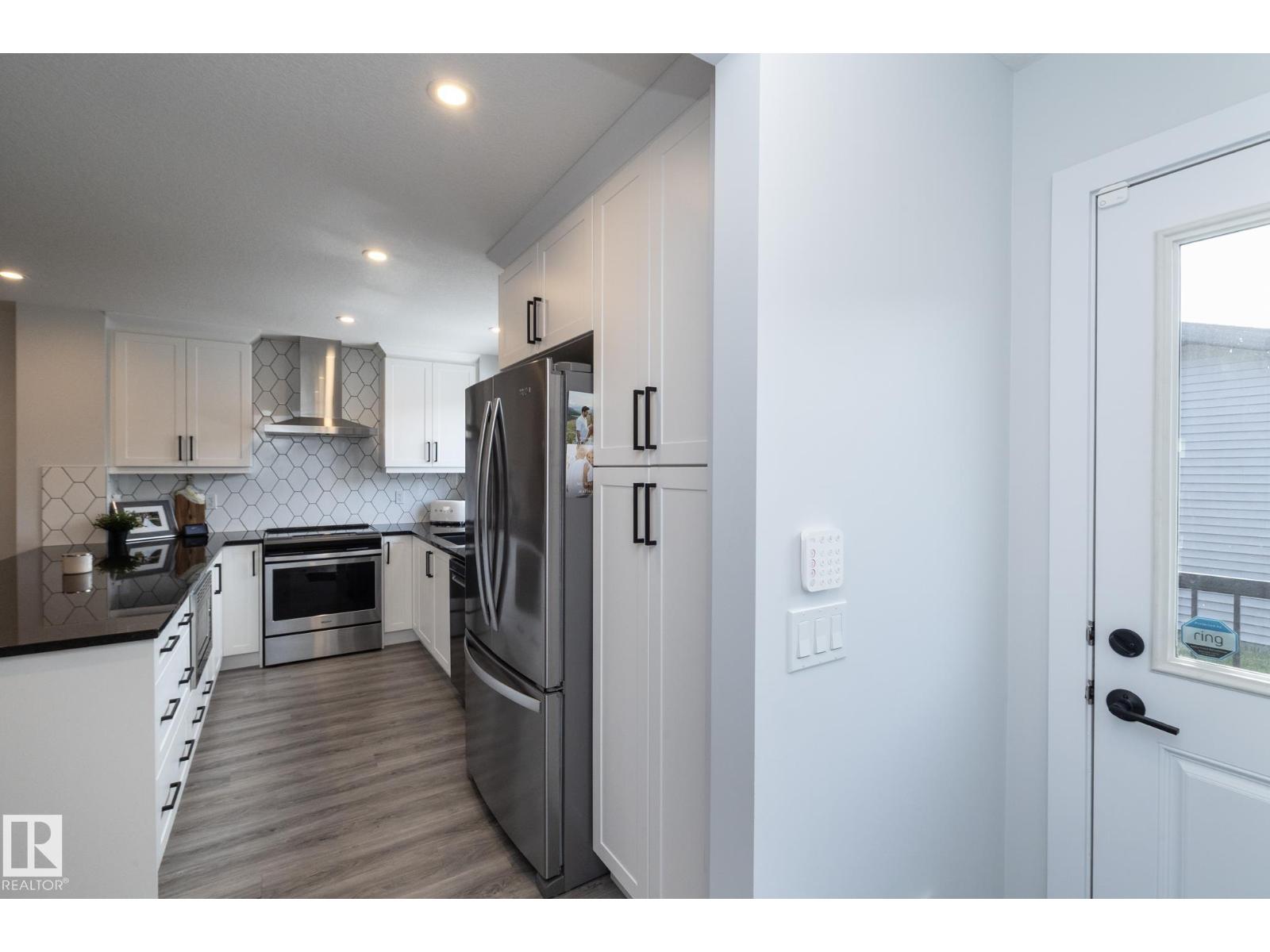 Photo 24 of 197 Charlesworth Dr Sw, Edmonton AB