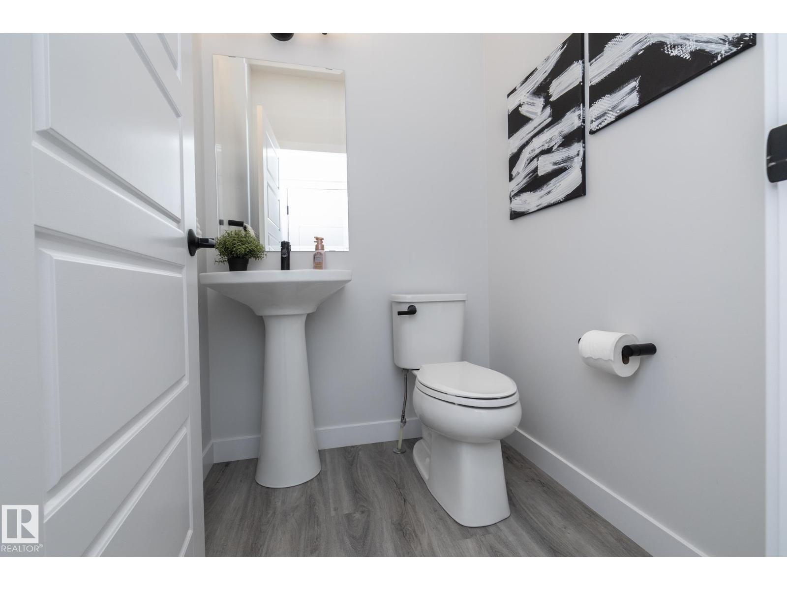 Photo 14 of 197 Charlesworth Dr Sw, Edmonton AB