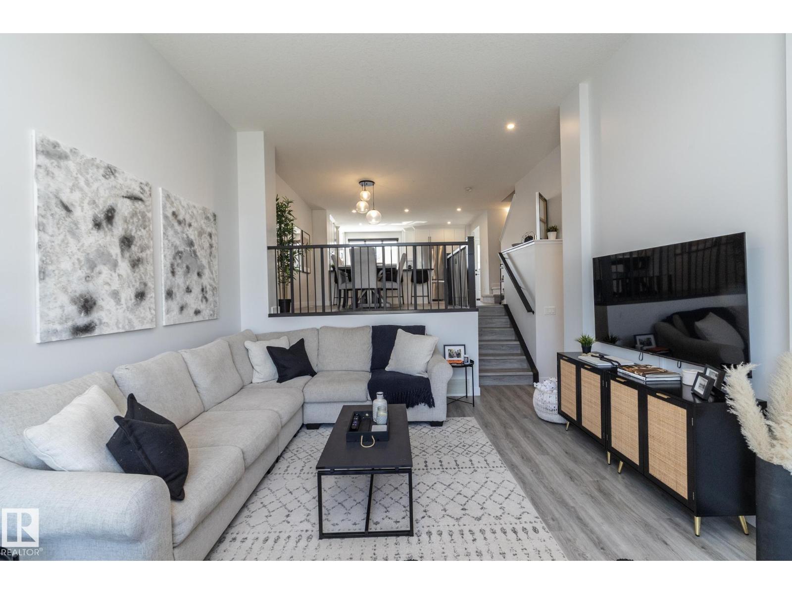 Photo 21 of 197 Charlesworth Dr Sw, Edmonton AB
