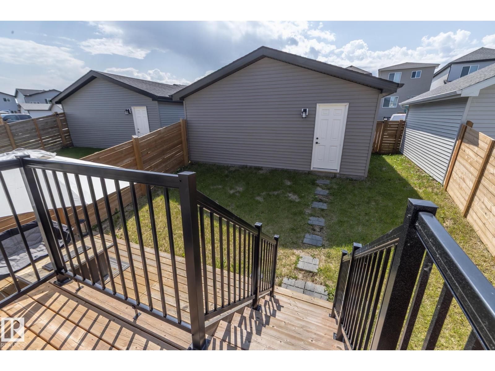 Photo 27 of 197 Charlesworth Dr Sw, Edmonton AB