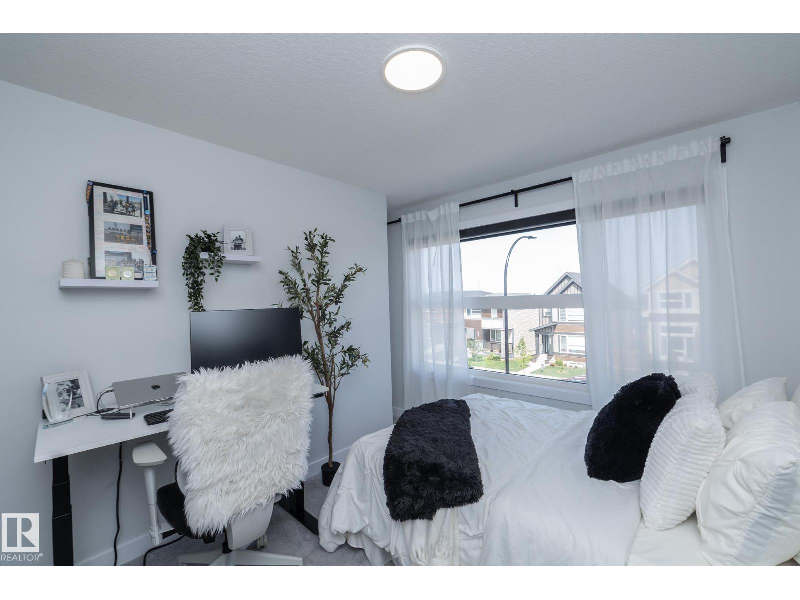 Photo 8 of 197 Charlesworth Dr Sw, Edmonton AB