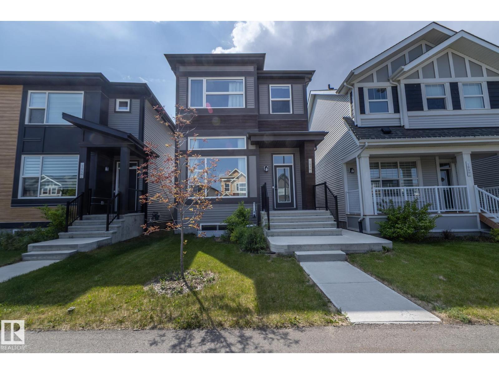 Photo 9 of 197 Charlesworth Dr Sw, Edmonton AB