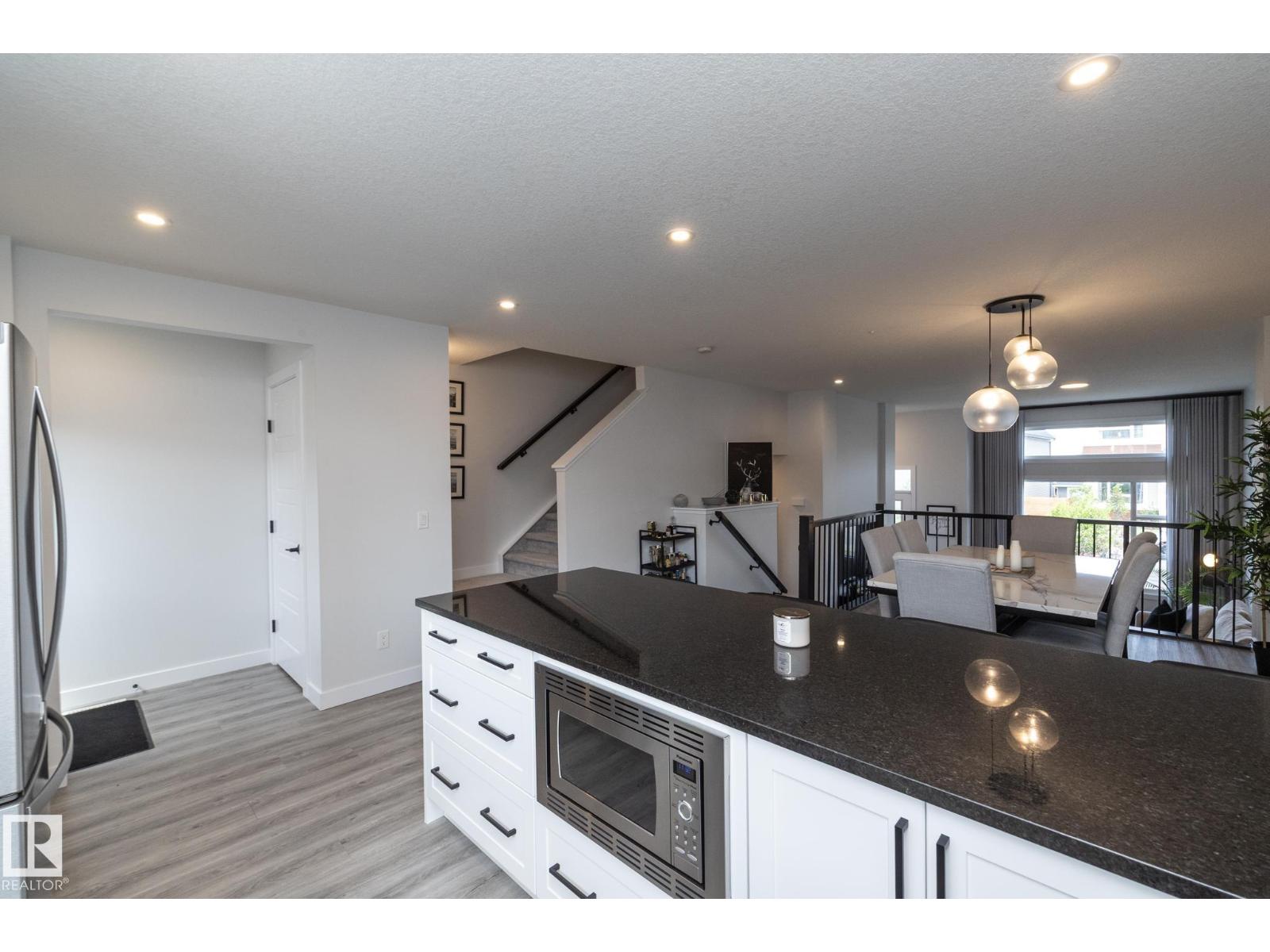 Photo 47 of 197 Charlesworth Dr Sw, Edmonton AB