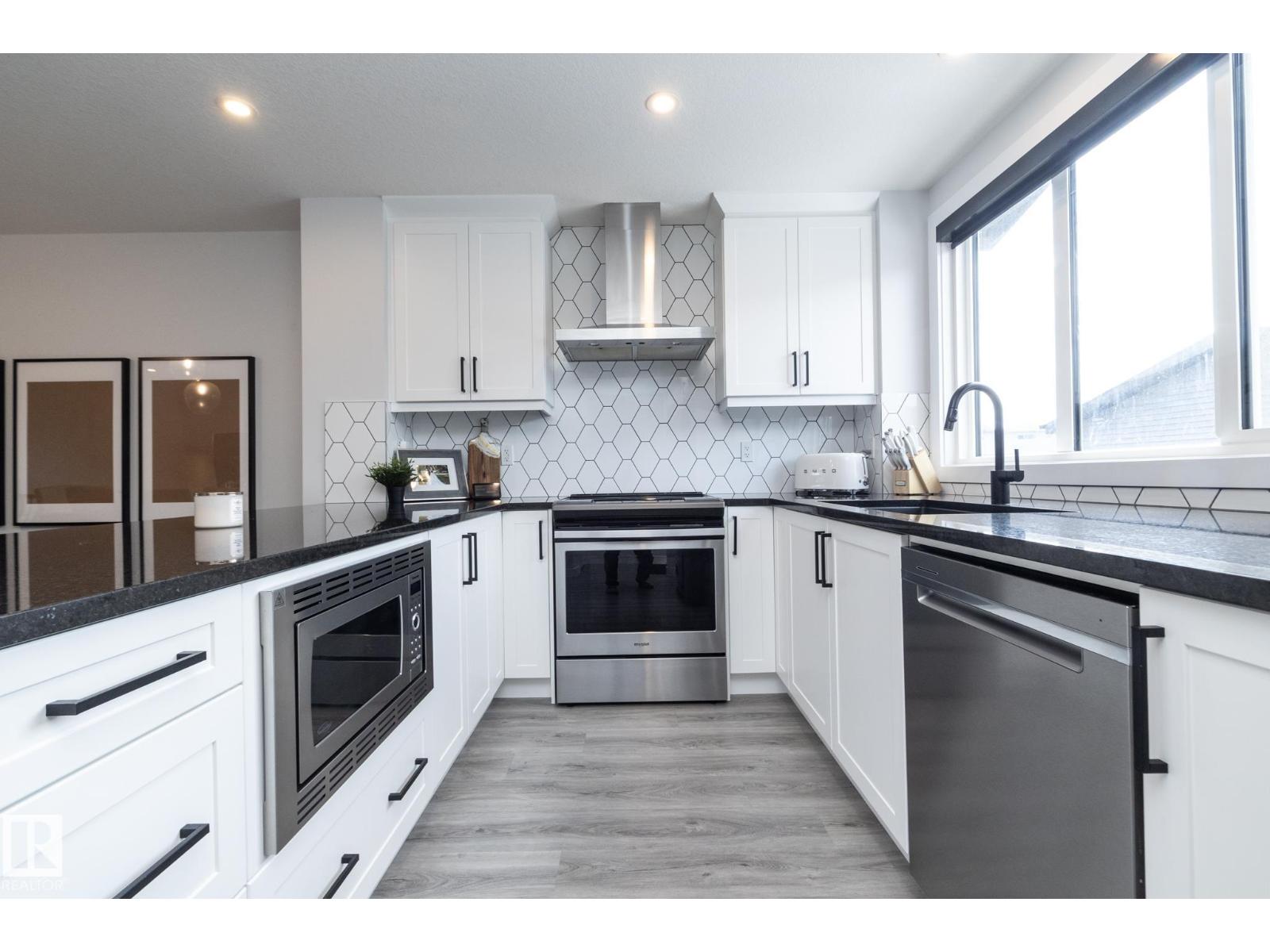 Photo 37 of 197 Charlesworth Dr Sw, Edmonton AB