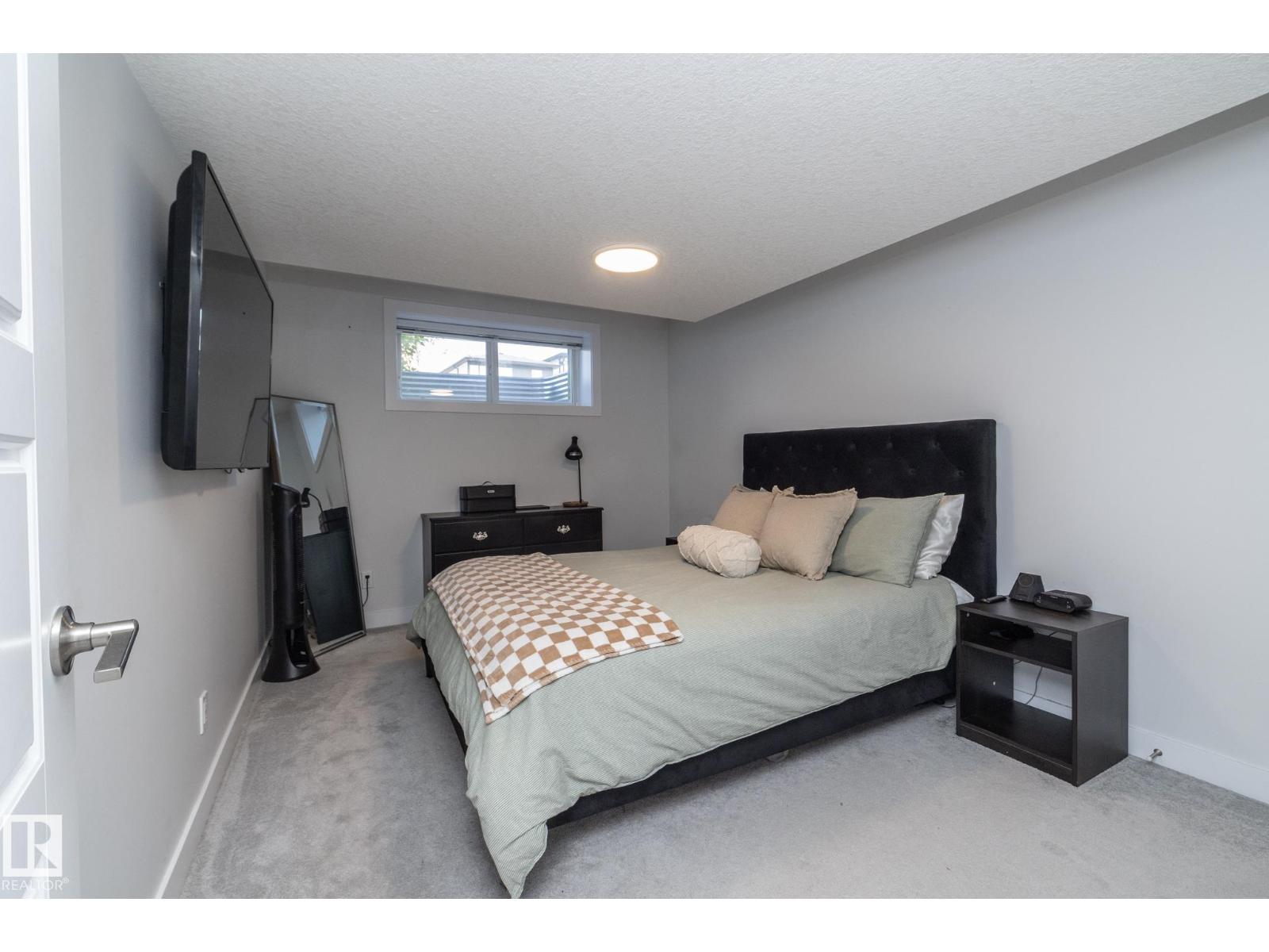 Photo 61 of 197 Charlesworth Dr Sw, Edmonton AB